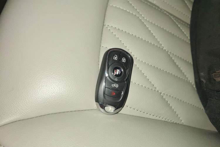 Used Buick GL8 2021 Land Cruiser Executive Class 652T Luxury Model