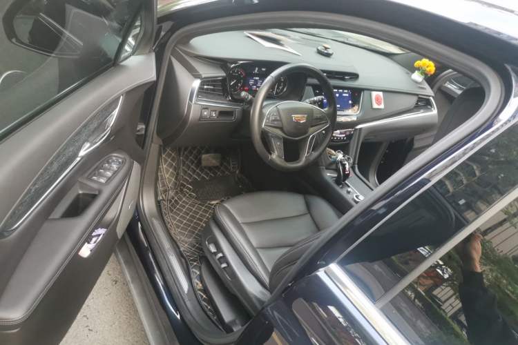 Used Cadillac XT5 2021 2.0T Four-Wheel Drive Luxury Version Driver Seat