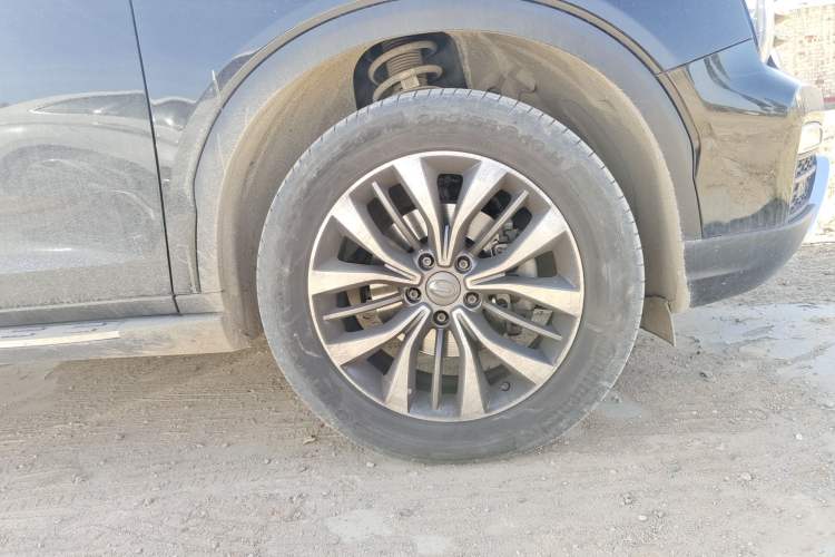 Used GAC Trumpchi GS8 2017 320T Two-Wheel Drive Luxury Smart Connectivity Version (7 Seats) Right Front Wheel Hub