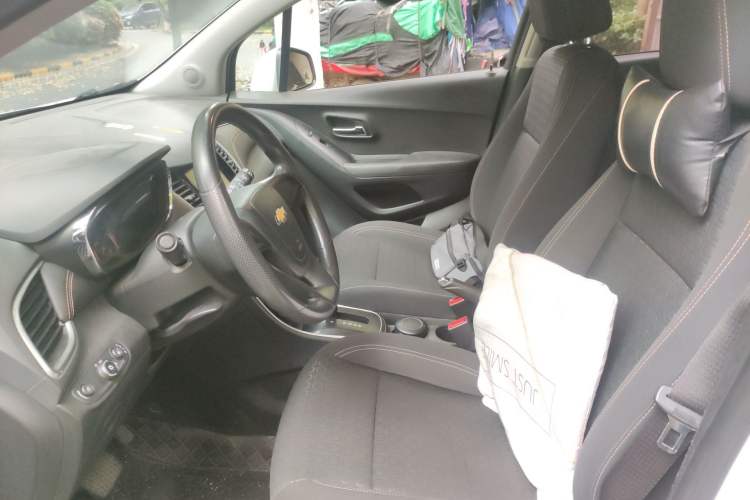 Used Chevrolet Trax 2018 330T Automatic Two-Wheel Drive Elite Model Left Front Seat