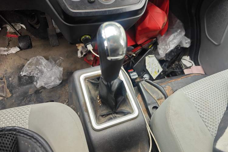 Used Nlmmotor Qiteng M70 2022 1.5L M70L Van Basic Version DAM15KR