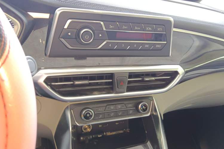 Used SAIC MAXUS G50 2023 1.5T Manual Comfort B Trim