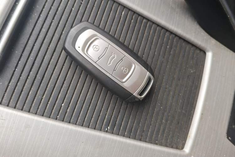 Used Geely Auto Emgrand X7 Sport 2018 1.8TD Manual Two-Wheel Drive Zhiya Model