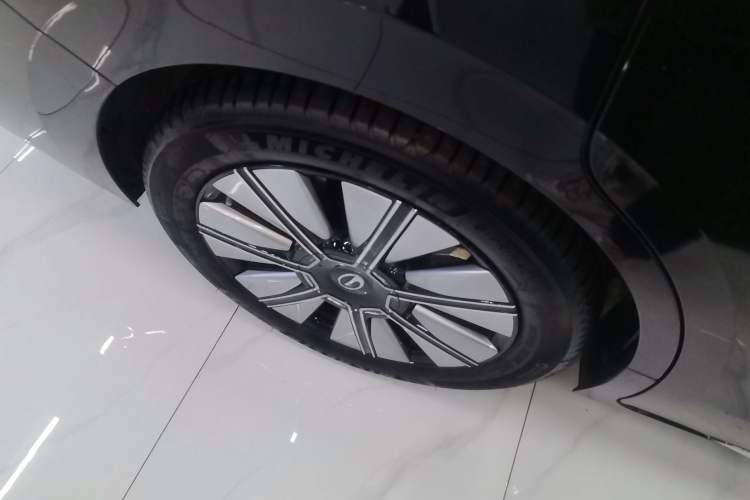 Used GAC Trumpchi E8 New Energy 2024 150km Longteng Glorious+ Right Rear Wheel Hub