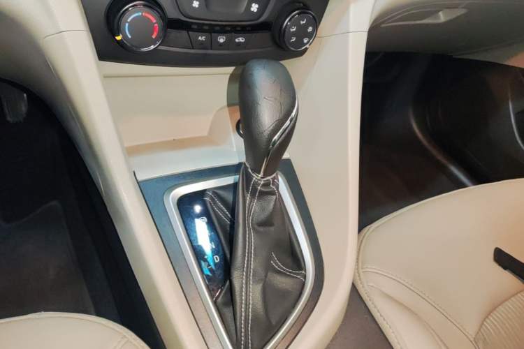 Used Buick GT 2017 15N Automatic Elite Version Gear Lever