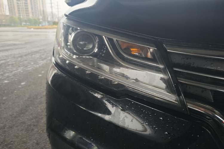 Used Roewe RX3 2018 1.6L Manual Internet Smart Edition