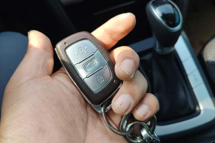 Used Hyundai Elantra (6th Generation / Lingdong) 2016 1.6L Automatic ZhiXuan – Elite Version