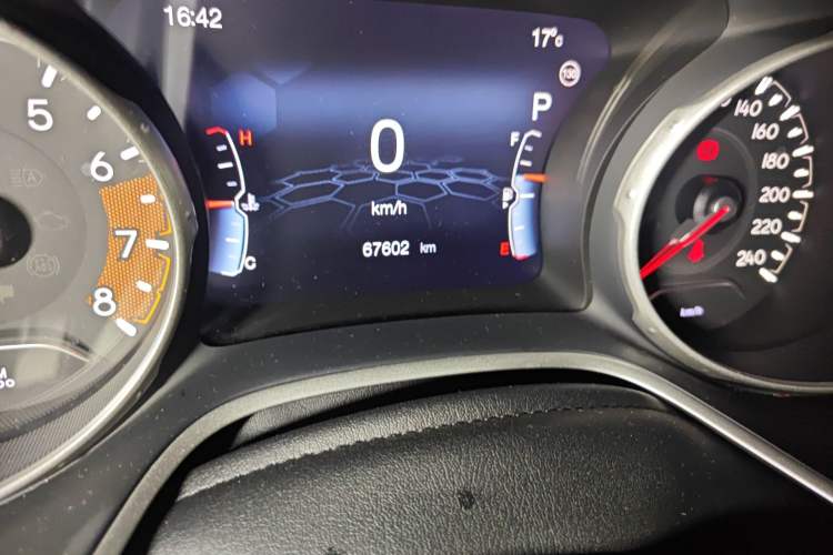 Used Jeep Compass 2017 200T Automatic Family Edition
