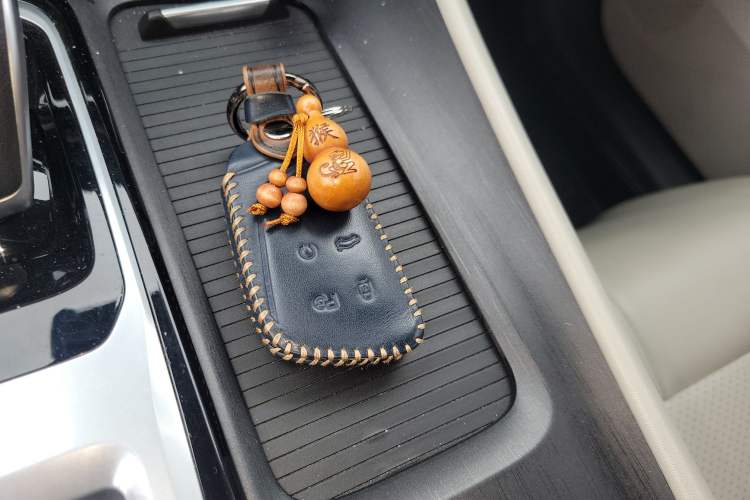 Used Dongfeng Aeolus Huge 2022 Mach Dual-Motor 1.5T MHD Dare-to-Dream Edition