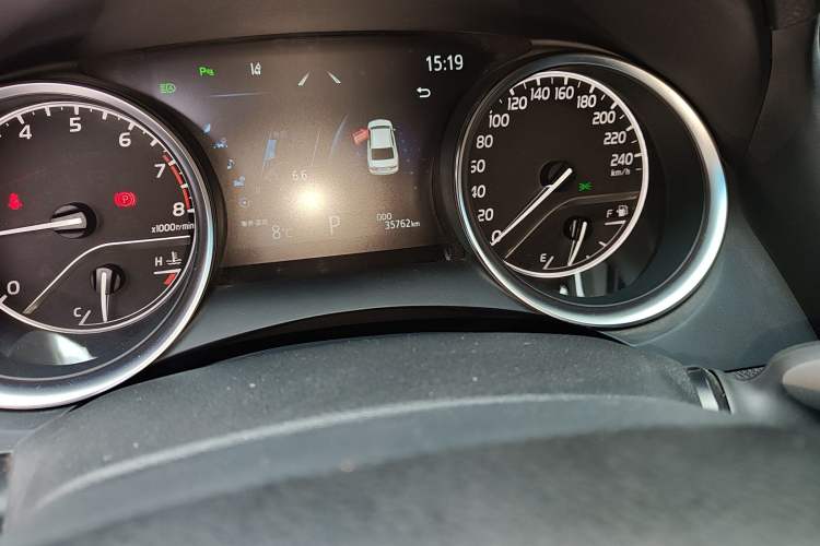 Used Toyota Camry 2021 2.0G Luxury Edition
