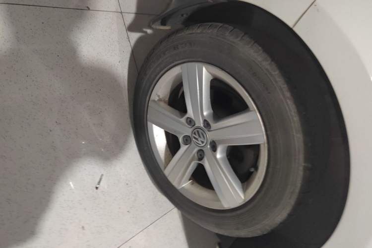 Used Volkswagen Golf 2017 1.6L Automatic Comfort Million-Vehicle Anniversary Edition Right Rear Wheel Hub