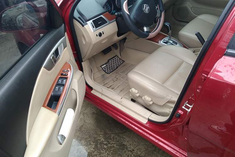 Used Buick Excelle 2013 1.5L Automatic Luxury Model Driver Seat