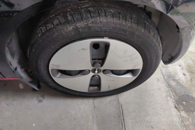 Used ORA Black Cat 2022 Updated Version 301 km Cute Pet Edition Lithium Iron Phosphate Right Front Wheel Hub