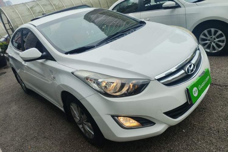 Used Hyundai Elantra (5th Generation / Langdong) 2015 1.6L Automatic Fashion Model Front Right 45 Deg