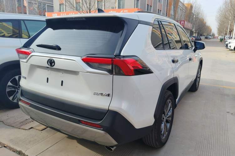 Used Toyota RAV4 2023 2.0L CVT Two-Wheel Drive Fashion Plus Edition
