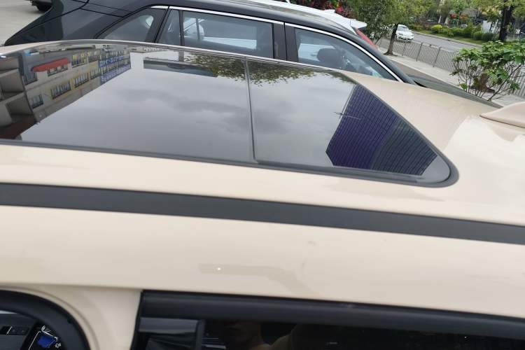 Used ORA Good Cat 2022 Morandi Edition 400km Standard Range Premium Version Lithium Iron Phosphate Roof