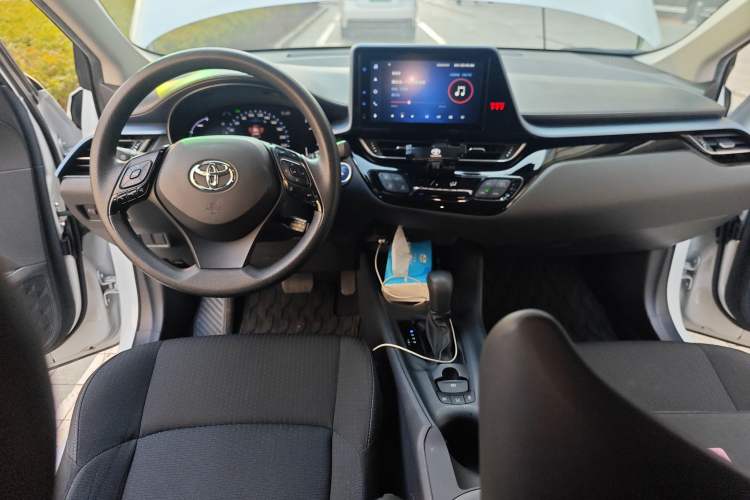 Used Toyota IZOA 2021 Dual-Motor 2.0L Yi Xing Edition
