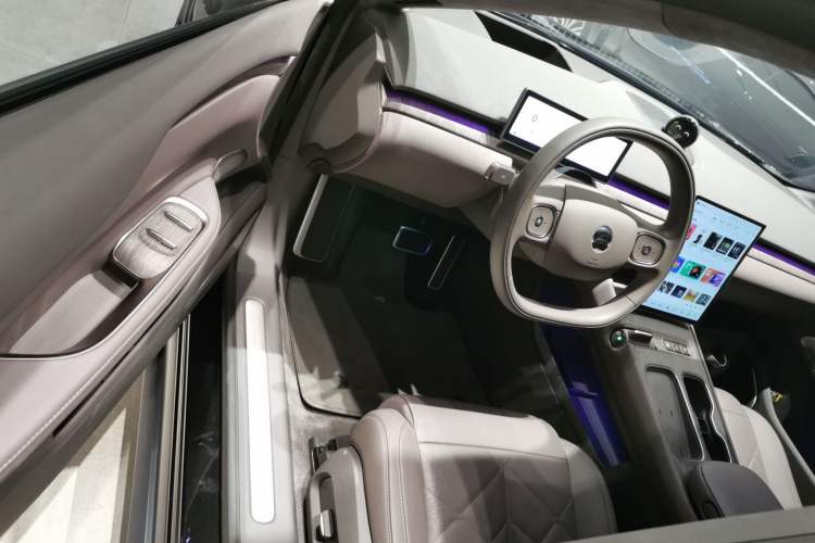 Used Nio ET7 2024 75 kWh Executive Signature Edition Driver Seat