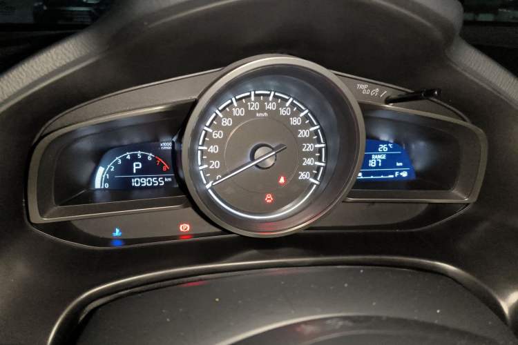 Used Mazda 3 Axela 2017 Sedan 1.5L Automatic Luxury Model China VI Standard