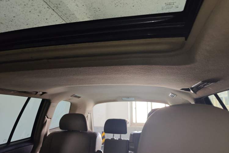 Used Toyota Highlander 2011 2.7L Two-Wheel Drive 7-Seater Luxury Navigation Edition