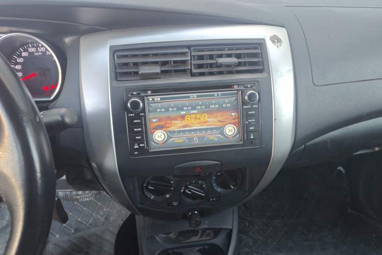 Used Nissan Livina 2013 1.6XE CVT Comfort Edition Audio And AC Panel