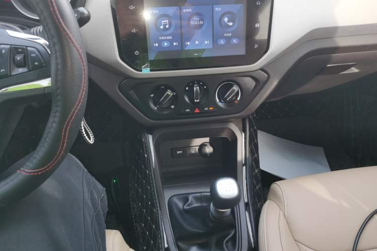 Used Wuling Hongguang 2021 1.5L Facelifted S Comfort Version with Electric Power Steering LAR Gear Lever