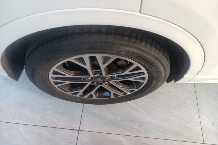 Used Ford Escape 2020 EcoBoost 245 Four-Wheel Drive Luxury Edition