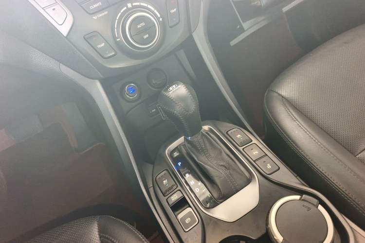 Used Hyundai Santa Fe Classic 2013 Revised Version 3.0L Four-Wheel Drive Flagship Edition Euro V
