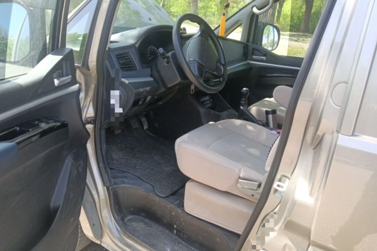 Used FORTHING Lingzhi 2023 M5L 1.6L Base Model 5 Seats
