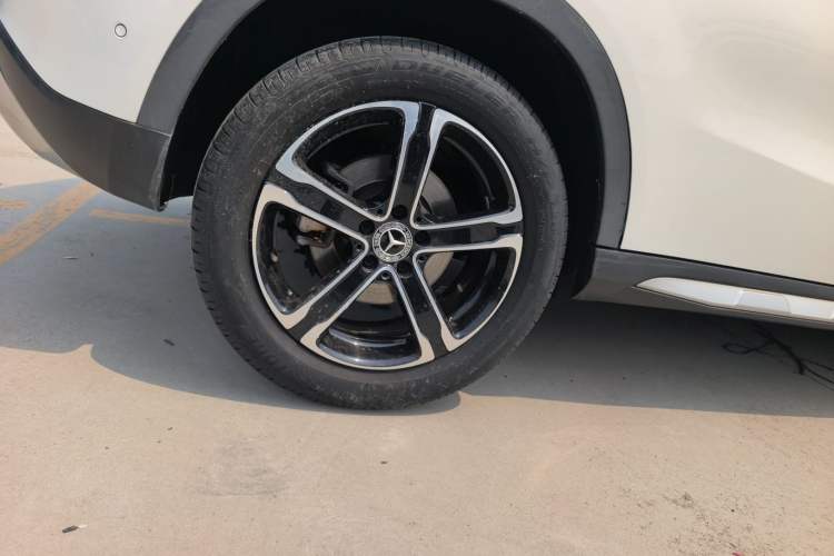 Used Mercedes-Benz GLA 2018 GLA 200 Fashion Model Right Rear Wheel Hub