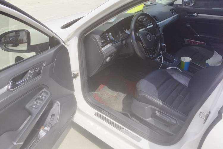 Used Volkswagen Lamando 2018 280TSI DSG Comfort Edition Driver Seat