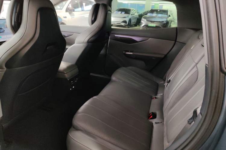 Used Lynk & Co 07 2024 EM-P 126 Long-Range Ultra