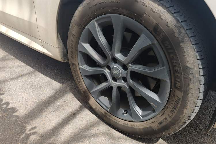 Used Land Rover Range Sport 2023 400PS Dynamic SE Right Front Wheel Hub