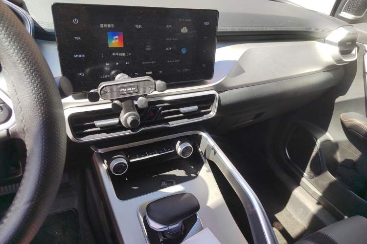 Used Geely Auto Coolray 2024 1.5T DCT Longteng Edition Audio And AC Panel