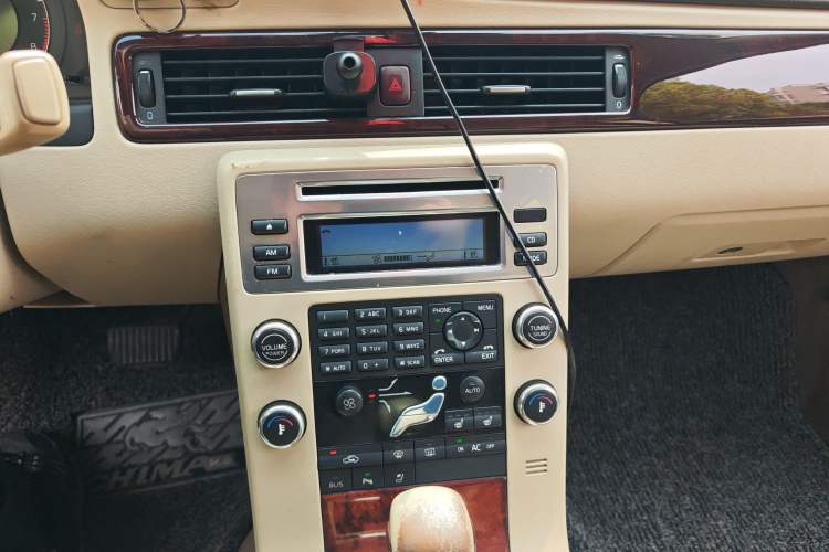 Used Volvo S80 2006 3.2 Audio And AC Panel