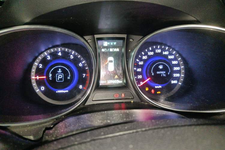 Used Hyundai Santa Fe 2013 Revised Version 2.0T Automatic All-Wheel Drive Top-Tier Trim Instrument Cluster