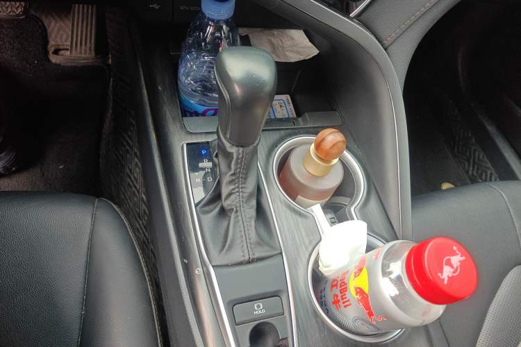 Used Toyota Camry 2023 2.0G Luxury Edition
