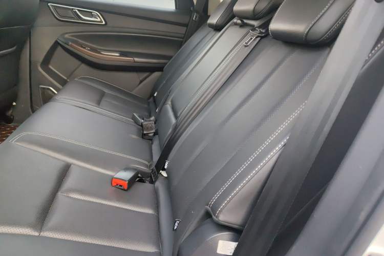 Used JMC Yusheng S350 2020 2.0T Automatic All-Wheel Drive Gasoline Comfort Edition
