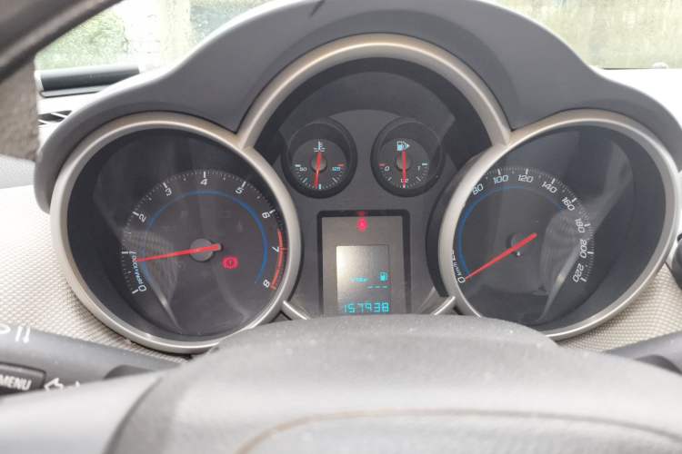 Used Chevrolet Cruze 2013 1.6L SL Sunroof Edition MT Instrument Cluster
