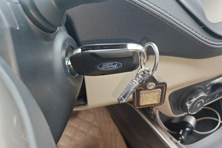 Used Ford Escort 2015 1.5L Automatic Fashion Model
