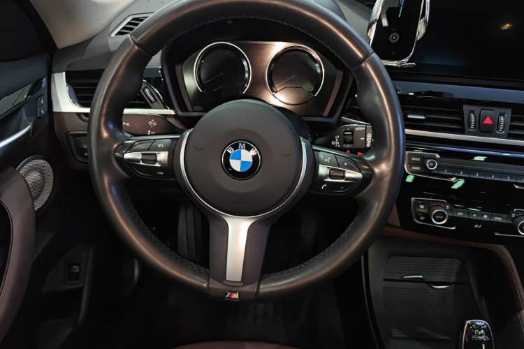Used BMW X1 2022 sDrive25Li Leading Model Steering Wheel
