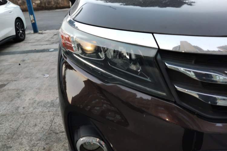 Used GAC Trumpchi GS3 2017 150N Manual Elite Edition Right Front Headlight