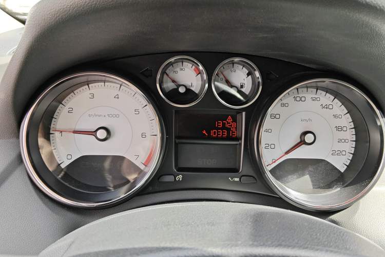 Used Peugeot 308 2014 Enjoy Edition Classic 1.6L Manual Fashion Model