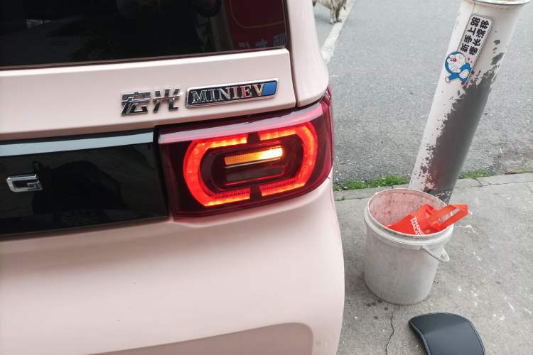 Used Wuling Hongguang MINIEV 2021 Macaron Premium Model – Lithium Iron Phosphate Right Rear Taillight