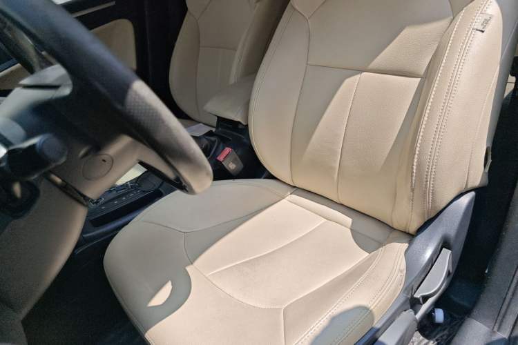 Used Bestune B70 2014 2.0L automatic comfort version
