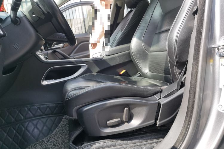 Used Jaguar F-PACE 2016 2.0T Two-Wheel Drive Urban Luxury Edition
