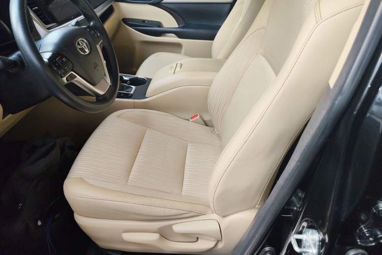 Used Toyota Highlander 2018 2.0T Four-Wheel Drive Elite Edition 7 Seats China V Standard Left Front Seat