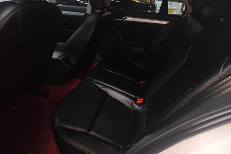 Used Volkswagen Lamando 2019 230TSI DSG Vision Edition China VI Standard Left Rear Seat