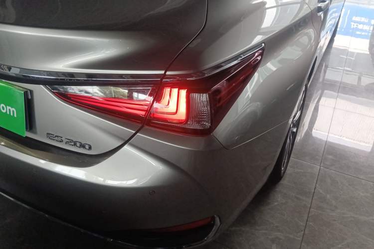 Used Lexus ES 2022 200 Excellence Edition
