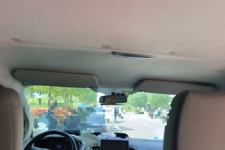 Used Ford Transit 2019 2.0T Diesel Multi-Purpose Commercial Vehicle Short Wheelbase Low Roof 6-Seater China VI Standard